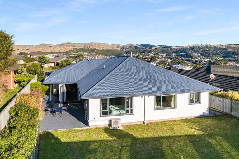 Photo of property in 80 Aotea Drive, Aotea, Porirua, 5024