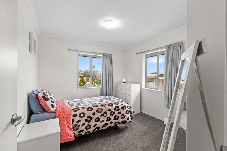 Photo of property in 33 Masefield Terrace, Kelvin Grove, Palmerston North, 4414