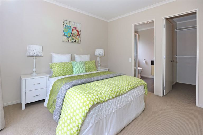 Photo of property in 12 Peachstone Lane, Henderson, Auckland, 0612