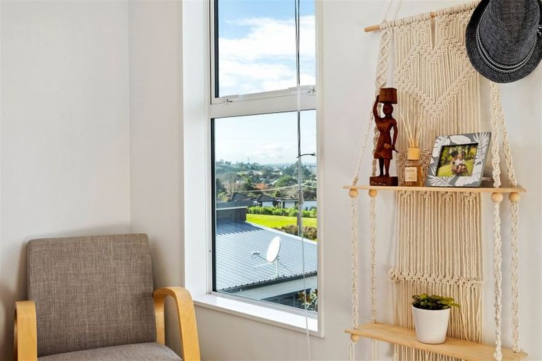 Photo of property in 3 Joseph Kokich Avenue, Swanson, Auckland, 0614