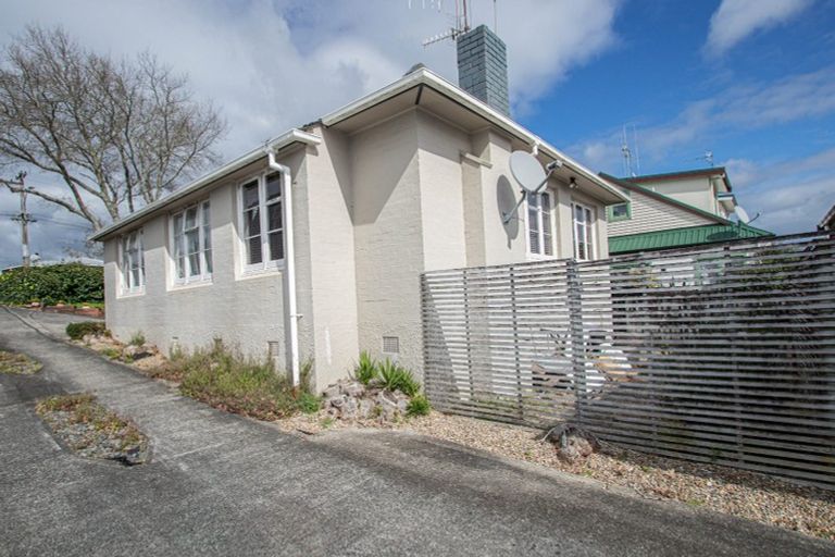 Photo of property in 116 Forest Lake Road, Forest Lake, Hamilton, 3200