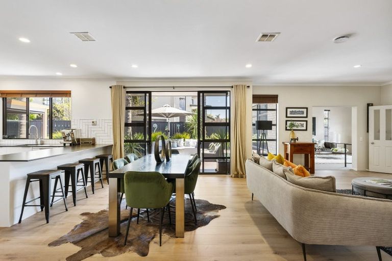 Photo of property in 105 Pine Harbour Parade, Beachlands, Auckland, 2018