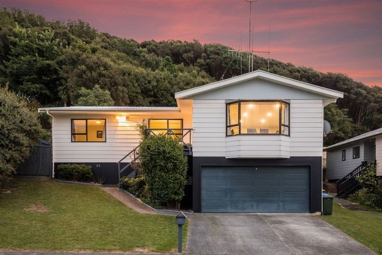 Photo of property in 62 Albatross Close, Whitby, Porirua, 5024