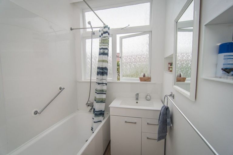 Photo of property in 37 Raymond Street, West End, Timaru, 7910