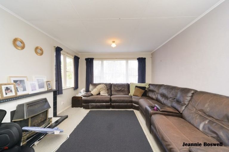 Photo of property in 11 Leslie Avenue, Cloverlea, Palmerston North, 4412