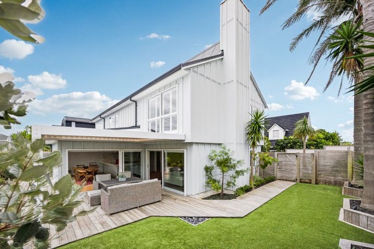 Photo of property in 9a Craig Road, Milford, Auckland, 0620