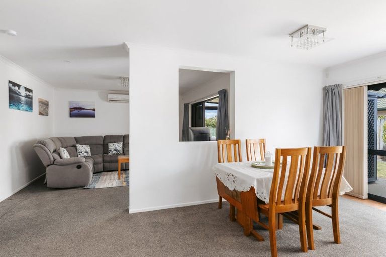 Photo of property in 34 Mcleod Place, Papamoa Beach, Papamoa, 3118