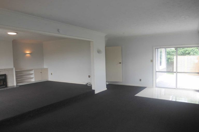 Photo of property in 69a Waimairi Road, Upper Riccarton, Christchurch, 8041