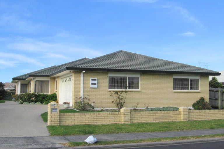 Photo of property in 3 Chalmers Close, Orewa, 0931