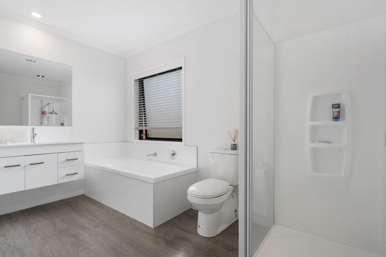 Photo of property in 56 Marion Crescent, Papamoa Beach, Papamoa, 3118