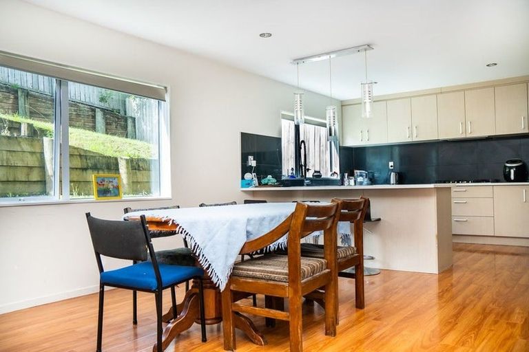 Photo of property in 130 Keri Vista Rise, Papakura, 2110