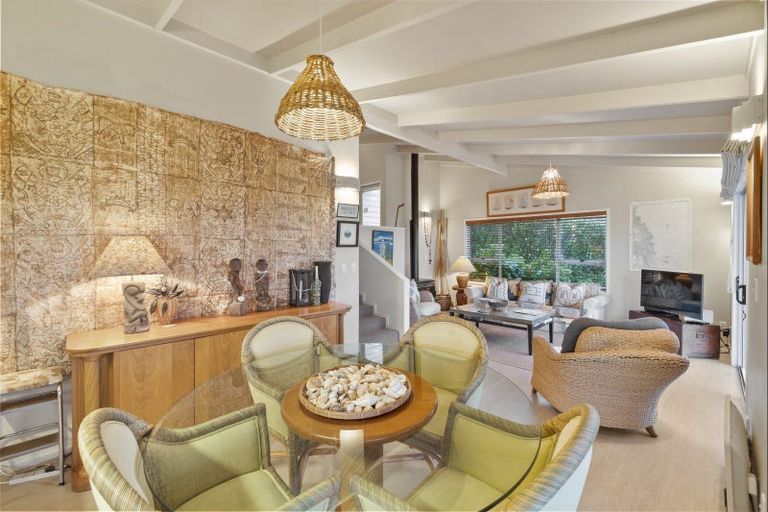 Photo of property in 8a Wairahi Road, Langs Beach, Waipu, 0582