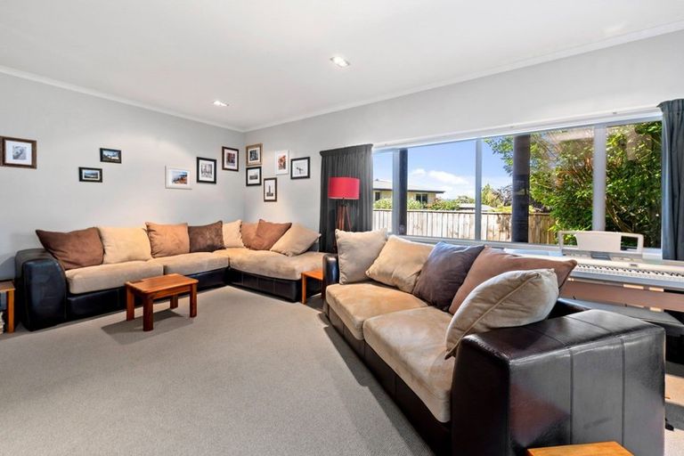 Photo of property in 20b Grand Vue Road, Kawaha Point, Rotorua, 3010