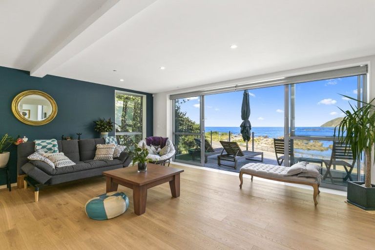 Photo of property in 6 Owhiro Bay Parade, Island Bay, Wellington, 6023
