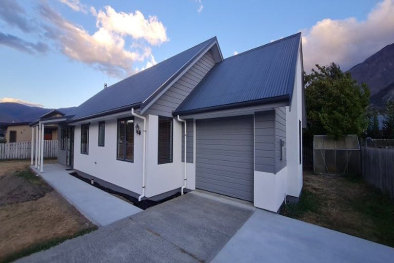 Photo of property in 14 Mavora Road, Lake Hayes, Queenstown, 9304