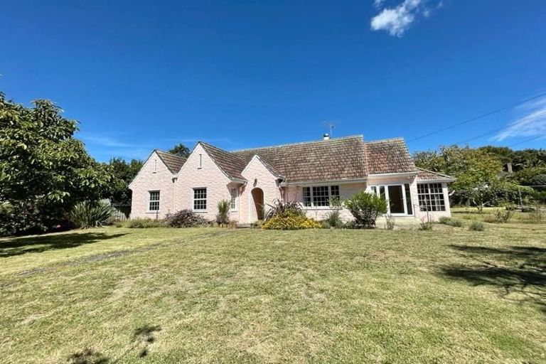 Photo of property in 40 Matai Road, Greenlane, Auckland, 1051