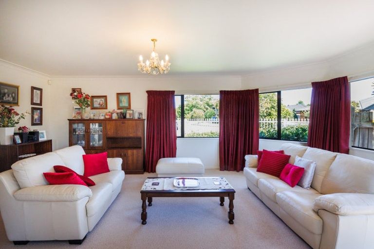Photo of property in 7 Jasmine Place, Fitzherbert, Palmerston North, 4410