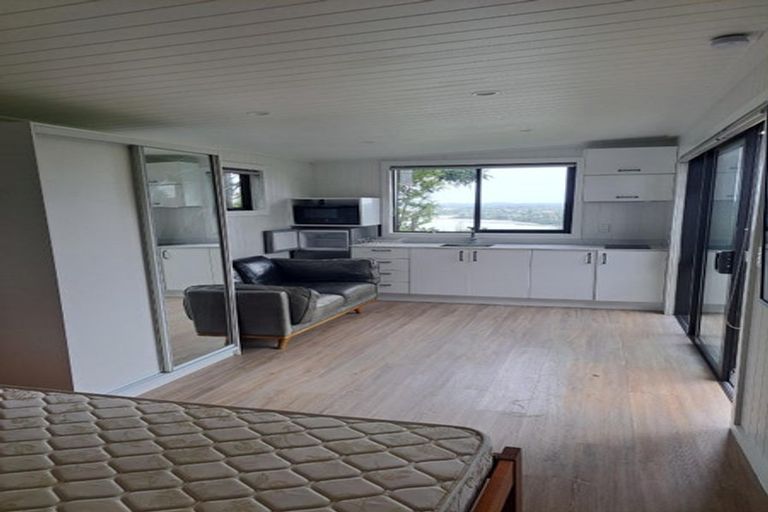 Photo of property in 20-22 Austin Road, Greenhithe, Auckland, 0632