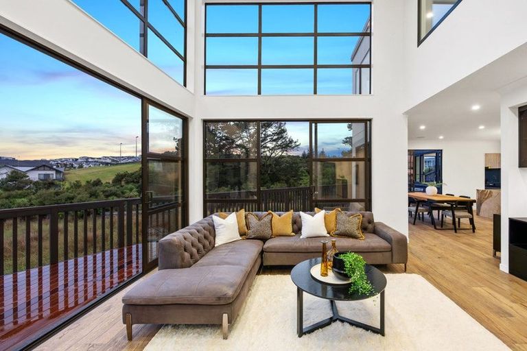 Photo of property in 101 Glenvar Ridge Road, Long Bay, Auckland, 0630