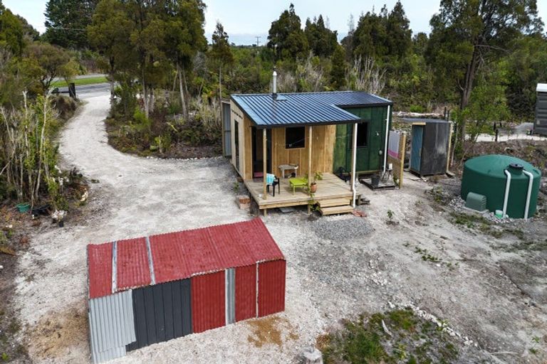 Photo of property in 902 Cape Foulwind Road, Cape Foulwind, 7892