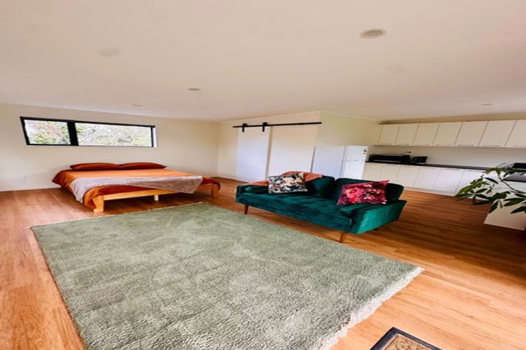 Photo of property in 60 Tiriwa Drive, Massey, Auckland, 0614