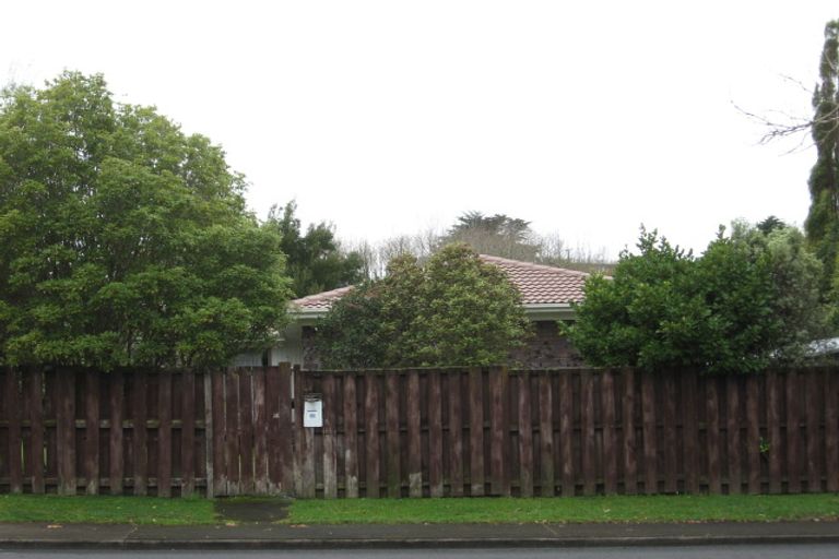 Photo of property in 2 Redcrest Avenue, Red Hill, Papakura, 2110