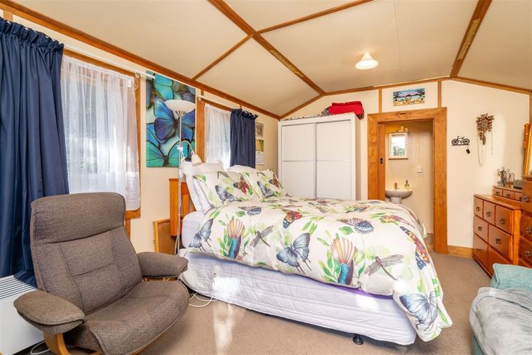 Photo of property in 21 Castle Street, Waihola, Milton, 9073