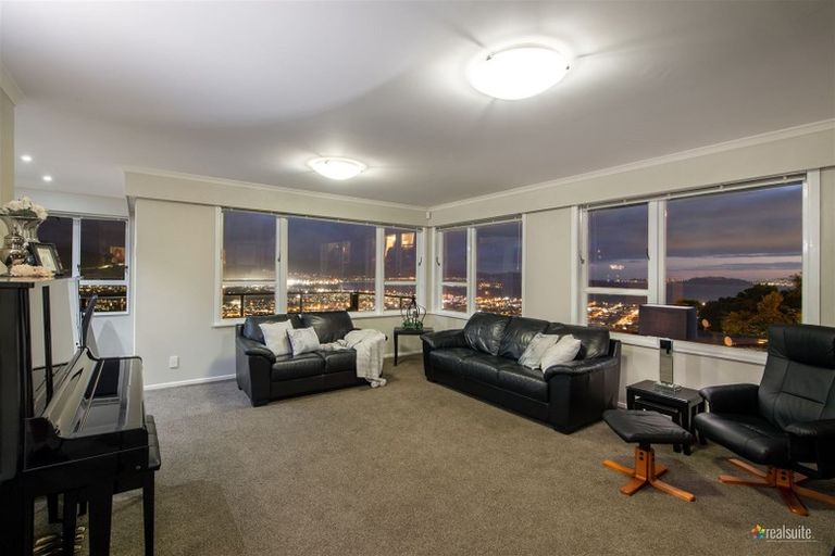 Photo of property in 96 Dowse Drive, Maungaraki, Lower Hutt, 5010