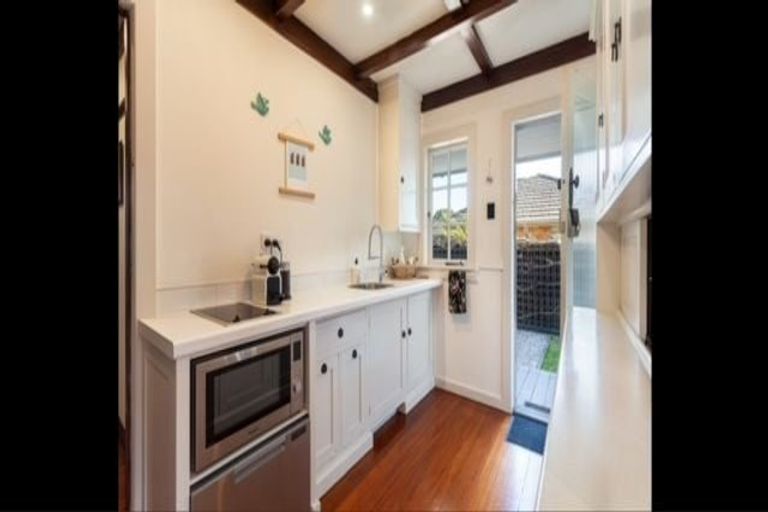 Photo of property in 379a Devonport Road, Tauranga South, Tauranga, 3112