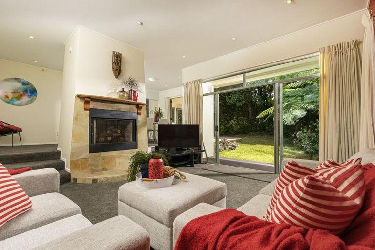 Photo of property in 20 Highwood Grove, Torbay, Auckland, 0630