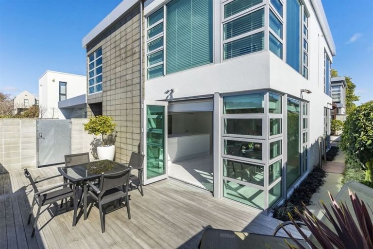 Photo of property in 41 Winchester Street, Merivale, Christchurch, 8014