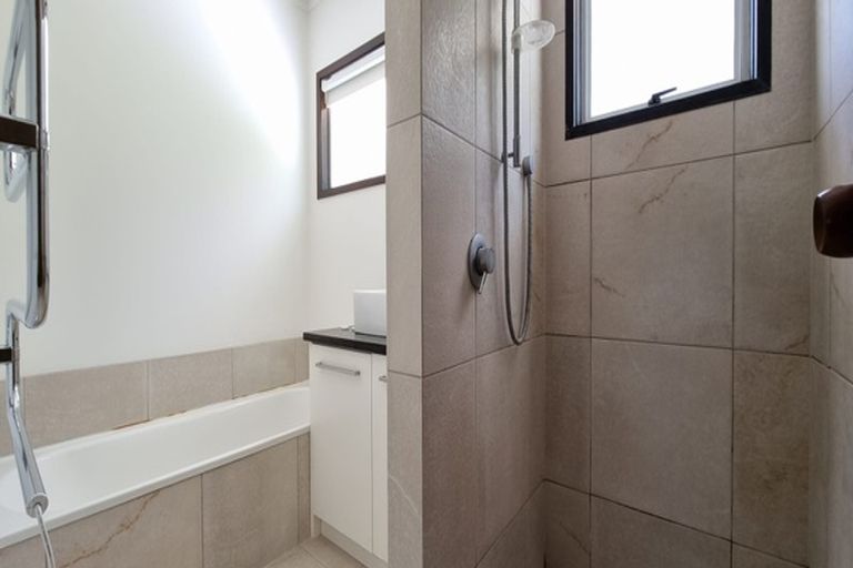 Photo of property in 9 Menear Lane, Hillcrest, Auckland, 0627