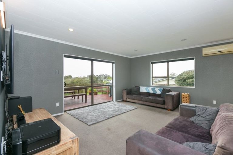 Photo of property in 9b Poplar Grove, Whalers Gate, New Plymouth, 4310