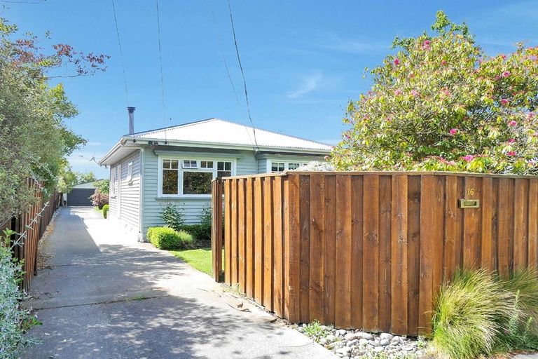 Photo of property in 16 Allard Street, Edgeware, Christchurch, 8013