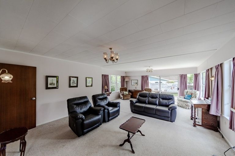 Photo of property in 9 Limbrick Street, Waipawa, 4210