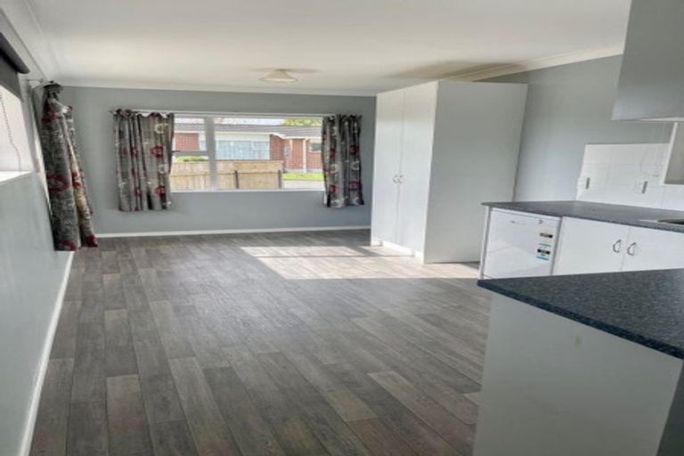 Photo of property in 1 Puriri Place, Levin, 5510