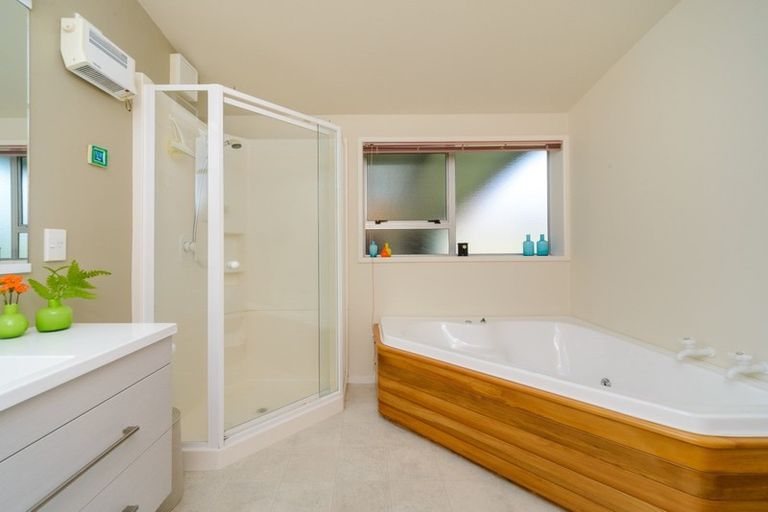 Photo of property in 6 Dunk Place, Milson, Palmerston North, 4414