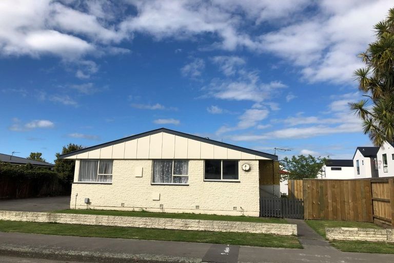 Photo of property in 1/4 Division Street, Riccarton, Christchurch, 8041
