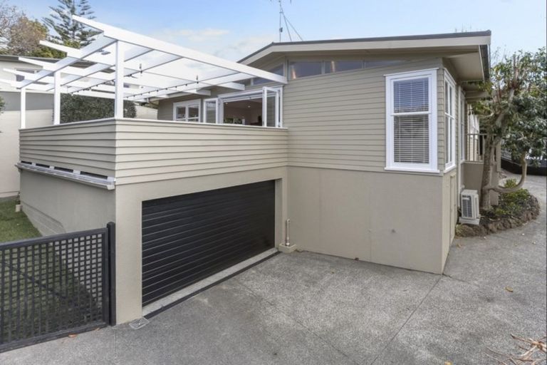 Photo of property in 1/139 Nile Road, Milford, Auckland, 0620