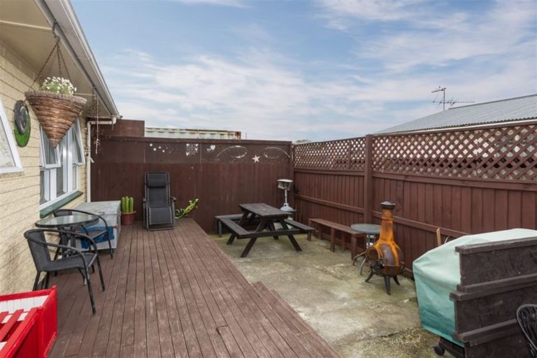 Photo of property in 21 Maces Road, Bromley, Christchurch, 8062