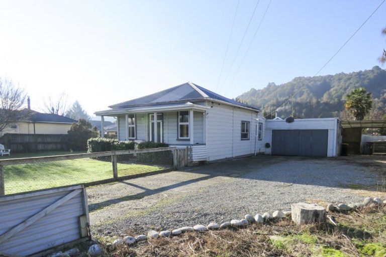Photo of property in 51 Dick Street, Reefton, 7830
