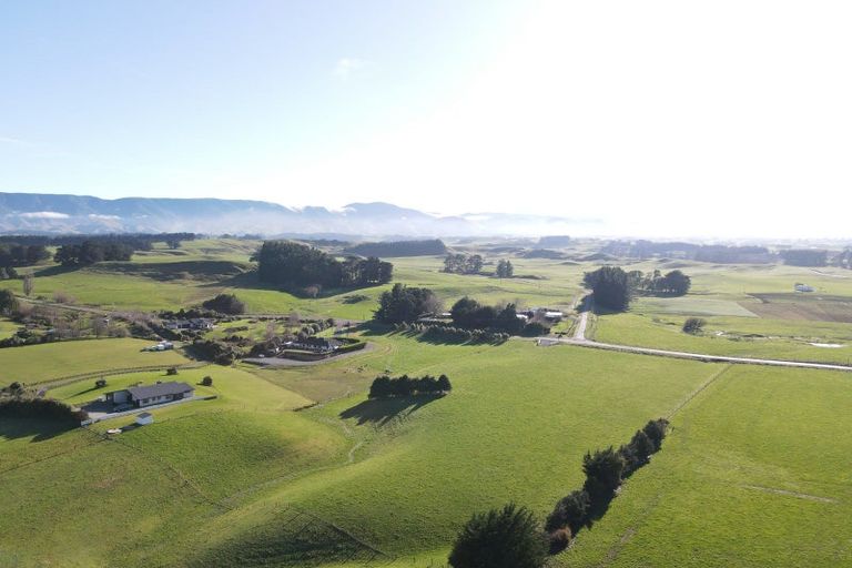 Photo of property in 125 Smith Road, Dannevirke, 4978