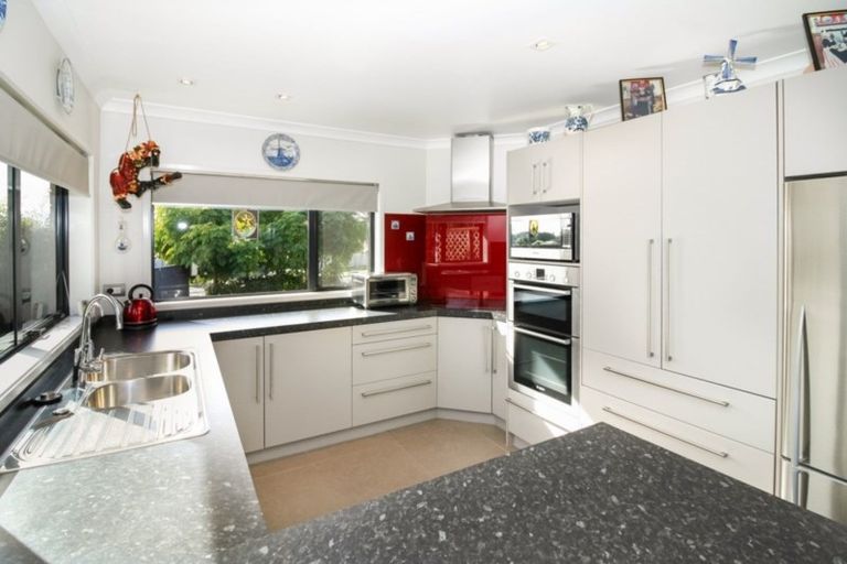 Photo of property in 6 Manuka Place, Whalers Gate, New Plymouth, 4310
