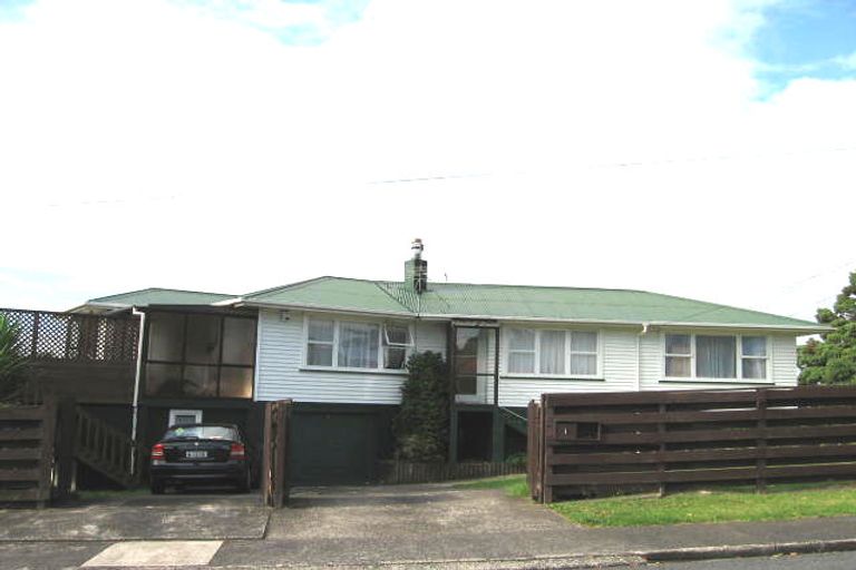 Photo of property in 1 Glen Marine Parade, Glendene, Auckland, 0602