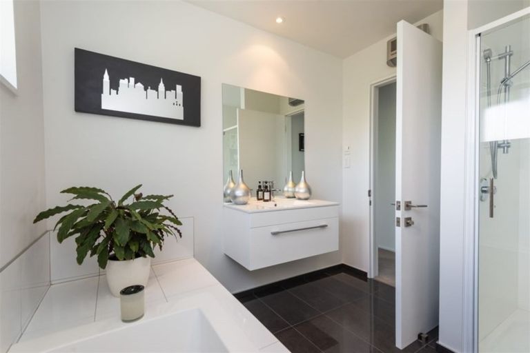 Photo of property in 45 Garreg Road, Bryndwr, Christchurch, 8052