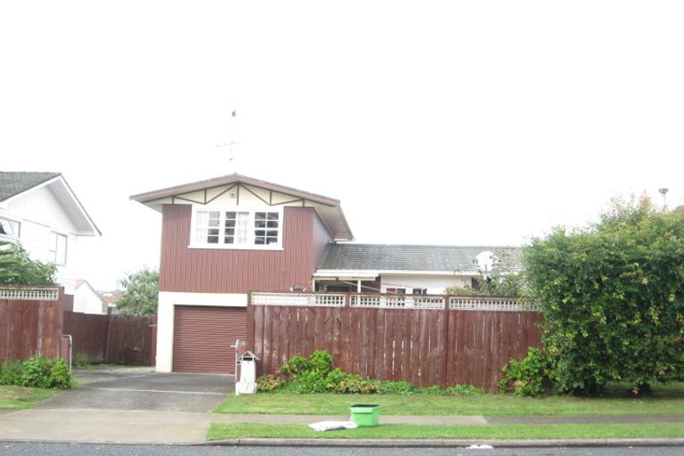 Photo of property in 68a Casuarina Road, Half Moon Bay, Auckland, 2012