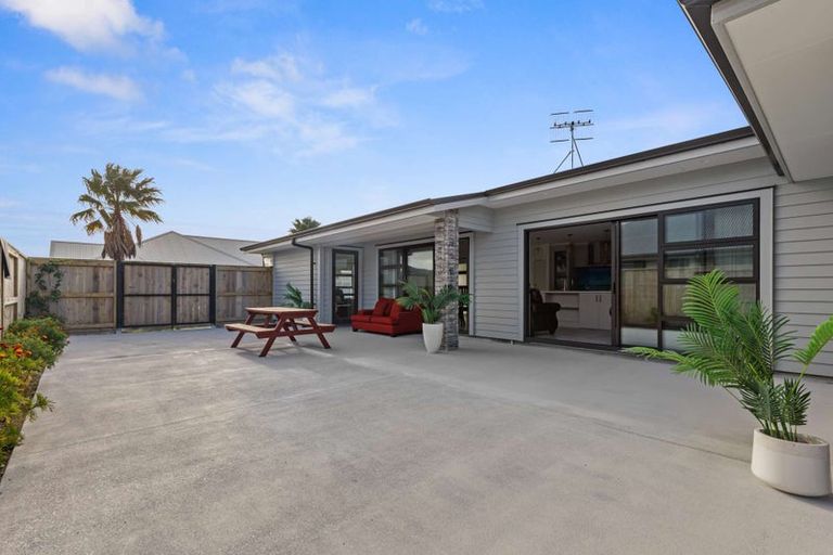Photo of property in 18 Monilia Way, Papamoa Beach, Papamoa, 3118