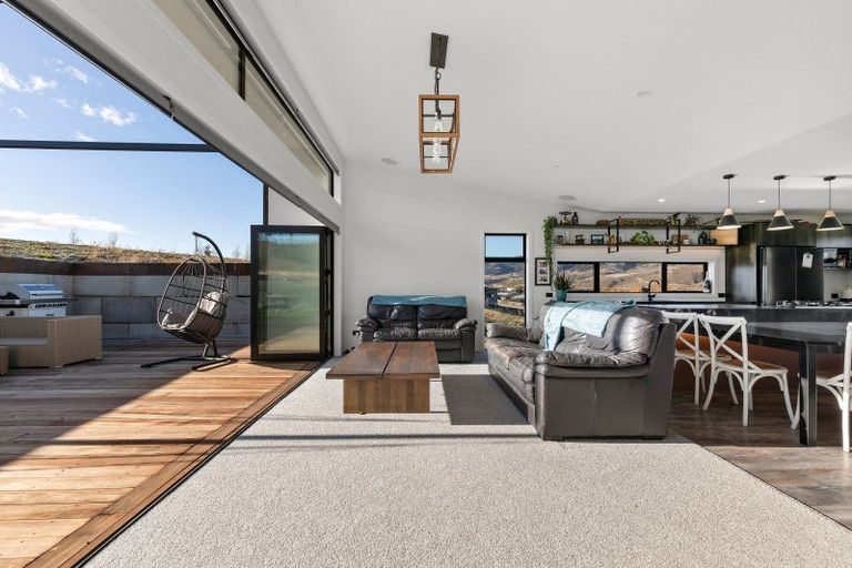 Photo of property in 59 Stratford Drive, Mount Pisa, Cromwell, 9383