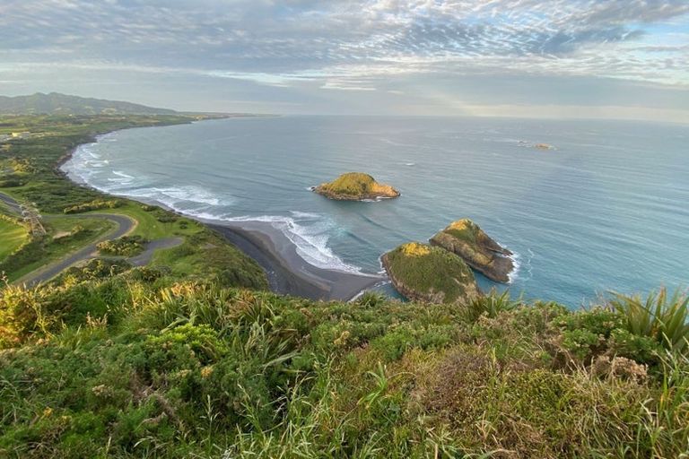 Photo of property in 25 Simons Street, Moturoa, New Plymouth, 4310