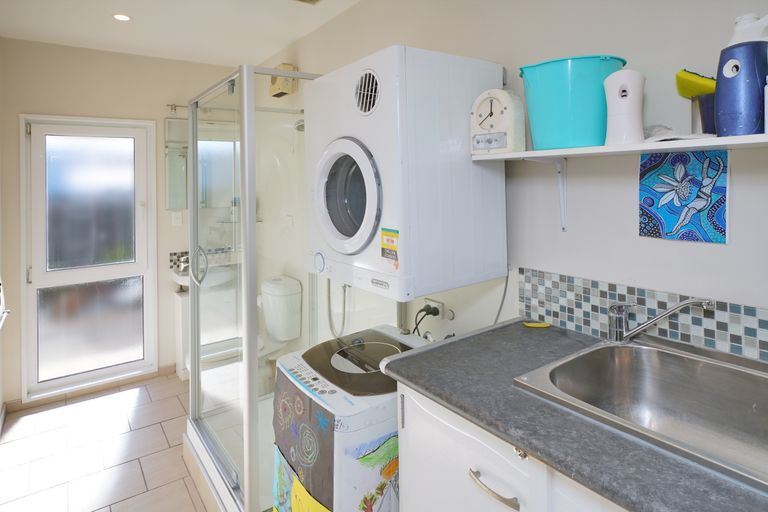 Photo of property in 319 Estuary Road, South New Brighton, Christchurch, 8062